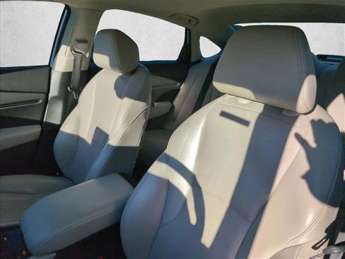 Used 2023 Honda Accord Touring image 9