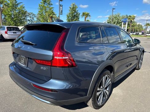 New 2026 Volvo V60 B5 Cross Country Plus w/ Climate Package AWD/4WD image 7