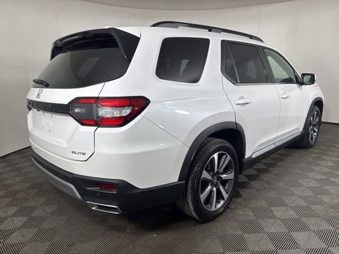 Used 2023 Honda Pilot Elite image 3