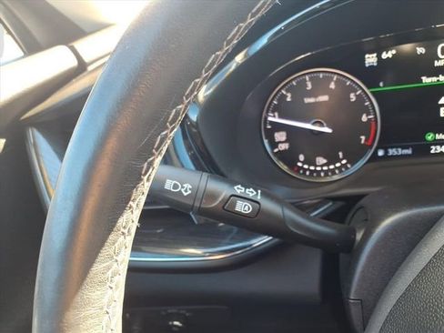 Used 2023 Buick Envision Essence image 24