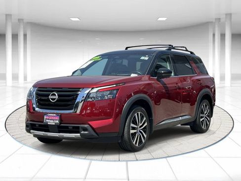Certified 2025 Nissan Pathfinder Platinum w/ Cargo Package FWD image 1
