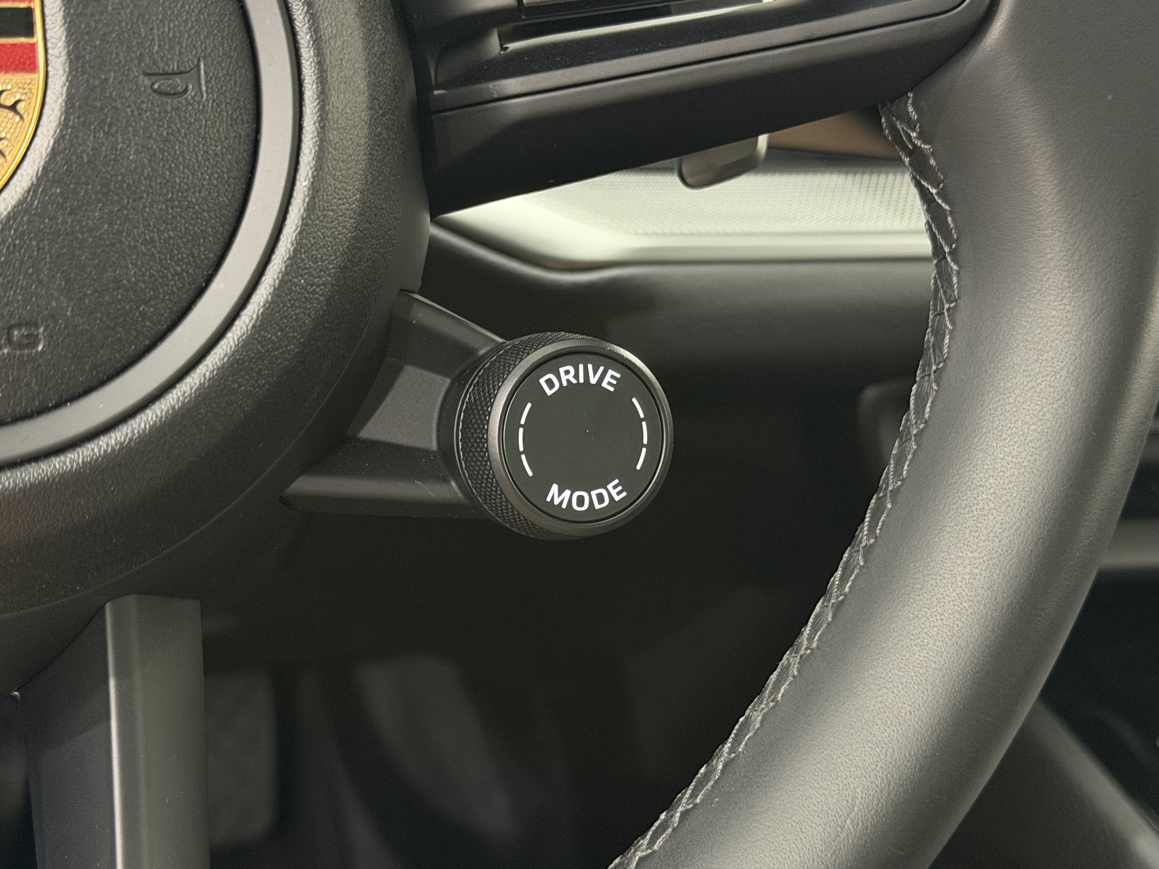 Certified 2024 Porsche Cayenne AWD/4WD image 51