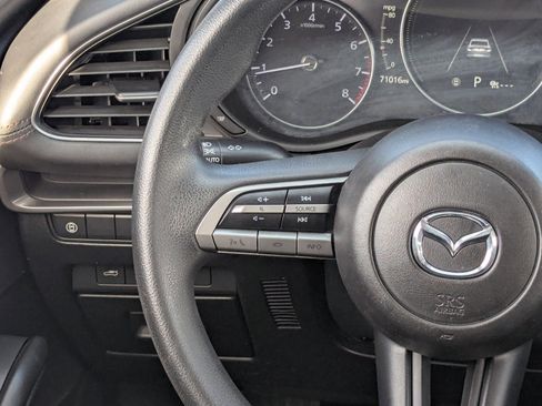 Used 2020 MAZDA MAZDA3 Sedan image 19