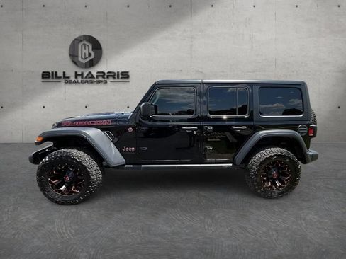 Used 2019 Jeep Wrangler Unlimited Rubicon w/ Cold Weather Group AWD/4WD image 9