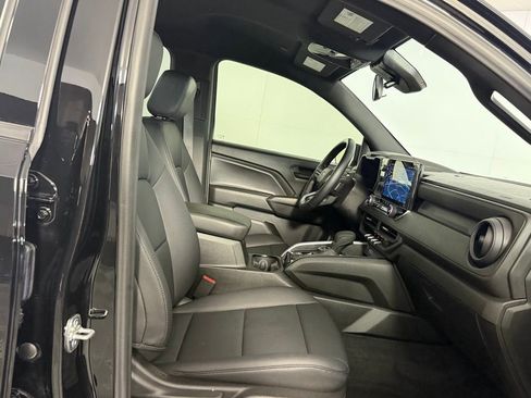 Used 2025 Chevrolet Colorado Trail Boss image 33