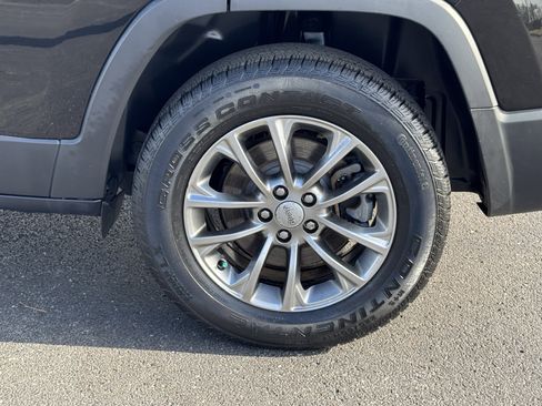 Used 2020 Jeep Cherokee Latitude Plus w/ Cold Weather Group image 39