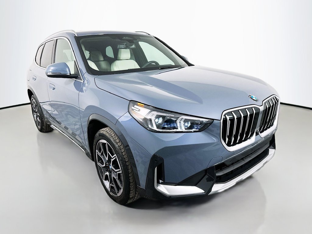 Used 2026 BMW X1 xDrive28i w/ Technology Package AWD/4WD image 3