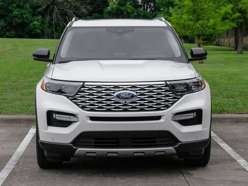 Used 2020 Ford Explorer Platinum w/ Premium Technology Package AWD/4WD image 10