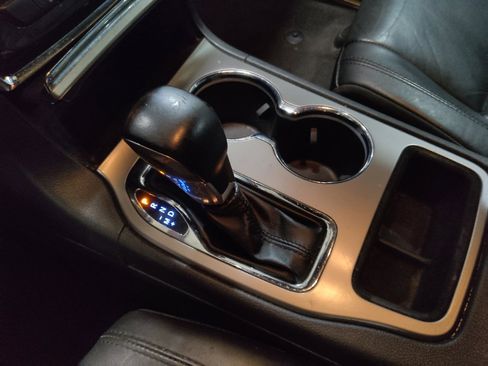 Used 2022 Jeep Grand Cherokee Limited RWD image 26