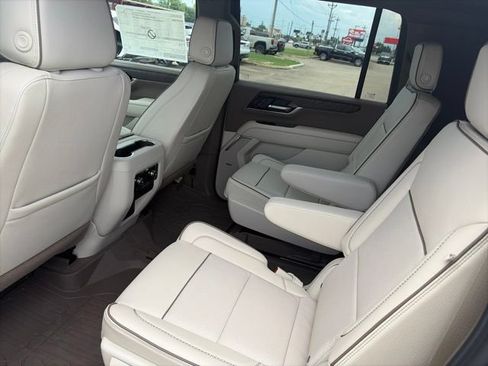 New 2026 GMC Yukon XL Denali AWD/4WD image 11