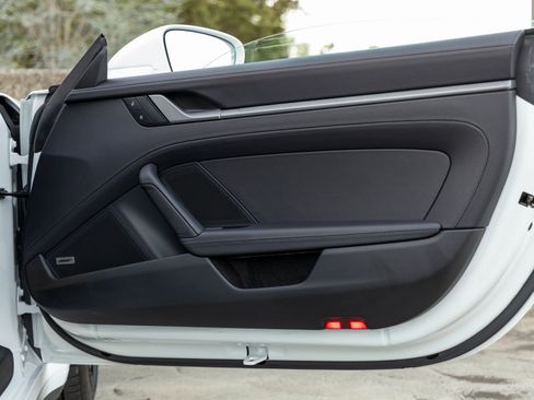 Certified 2024 Porsche 911 Targa 4S image 40