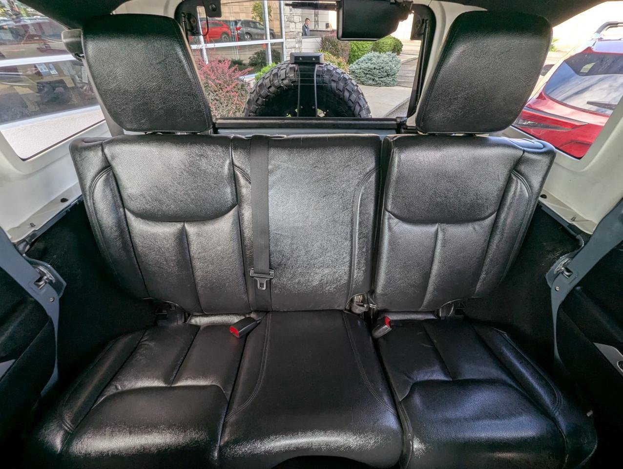 Used 2014 Jeep Wrangler Unlimited Sahara w/ Connectivity Group AWD/4WD image 19