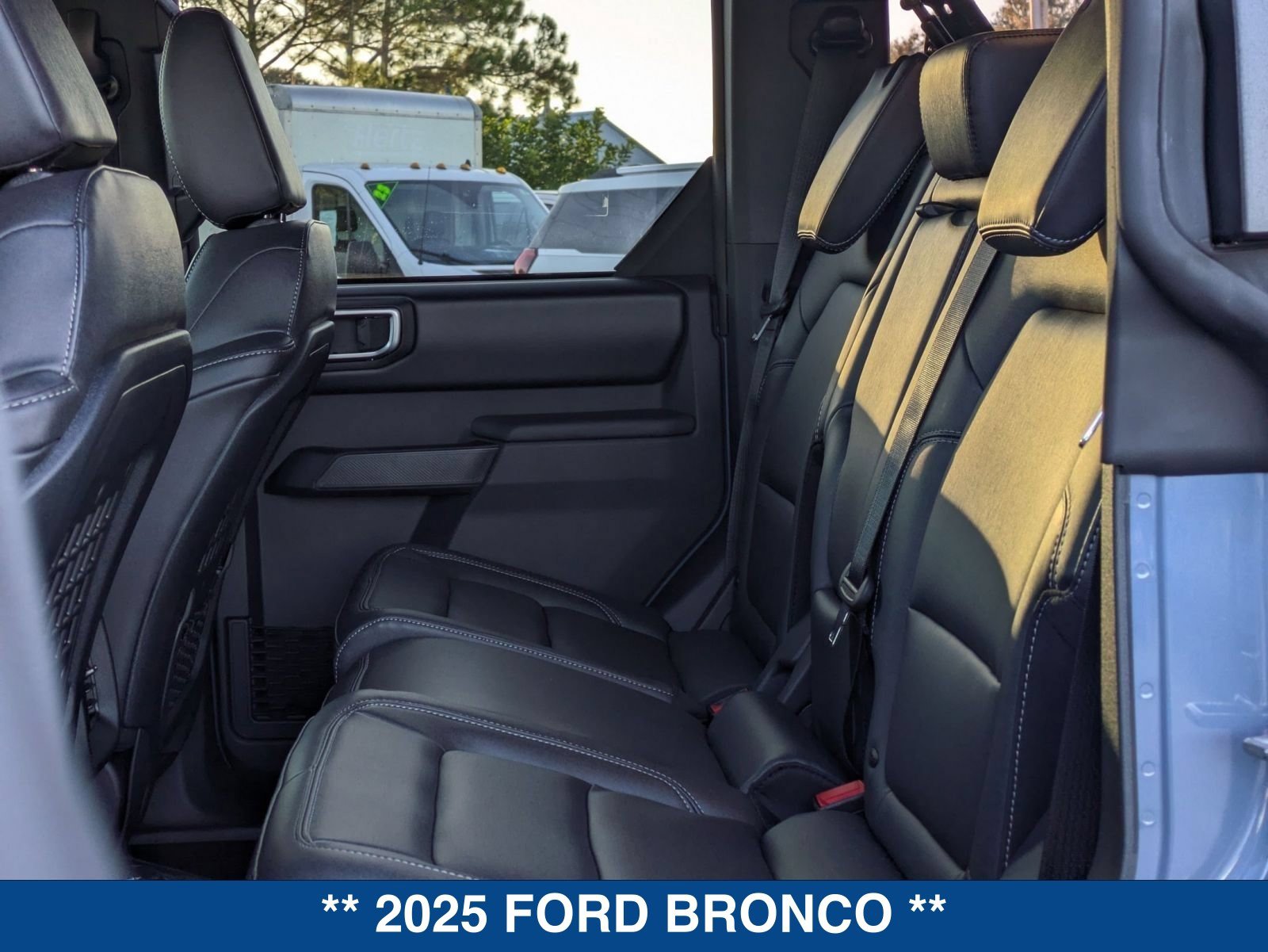 Used 2025 Ford Bronco Badlands AWD/4WD image 37
