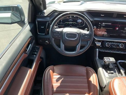 Used 2025 GMC Sierra 1500 Denali Ultimate AWD/4WD image 16