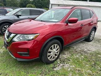 Used 2017 Nissan Rogue S FWD video 1
