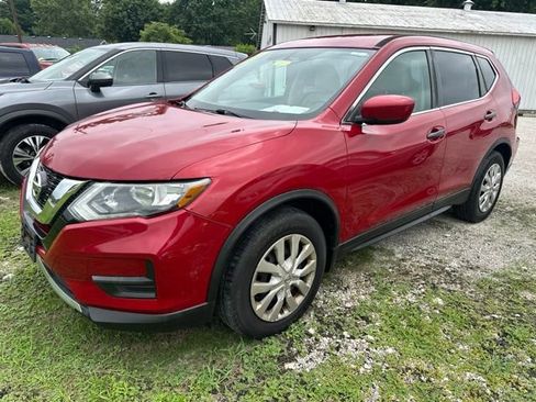 Used 2017 Nissan Rogue S FWD image 1