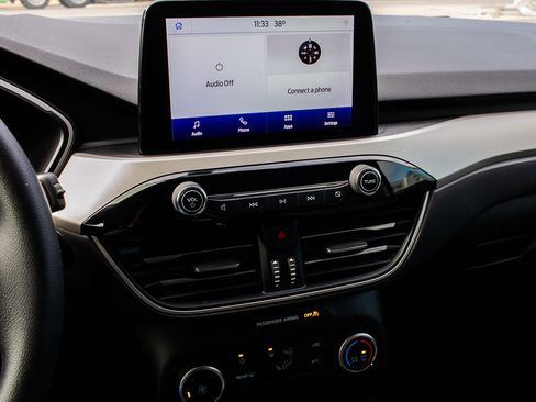 Used 2022 Ford Escape SE image 17