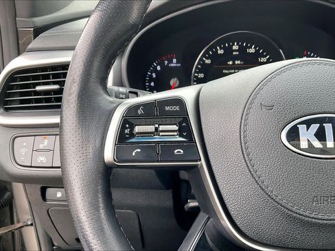 Used 2019 Kia Sorento SX image 21