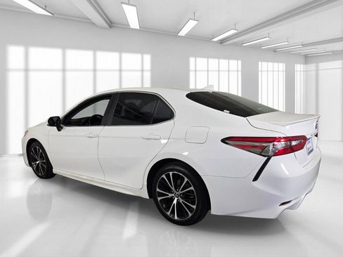 Used 2018 Toyota Camry SE w/ Audio Package FWD image 5