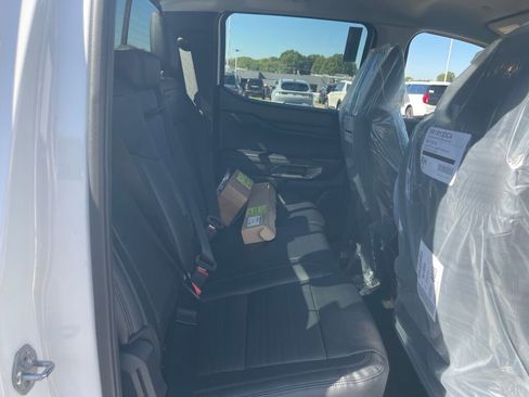 New 2025 Ford Ranger Lariat w/ Black Appearance Package image 15