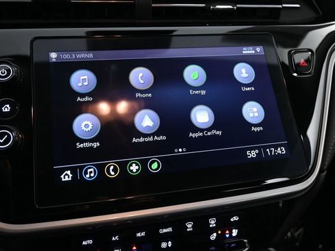 Used 2022 Chevrolet Bolt EUV LT w/ Convenience Package image 16