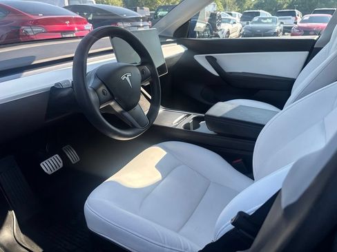 Used 2022 Tesla Model Y Performance AWD/4WD image 3