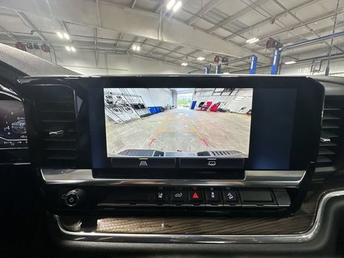Used 2024 Chevrolet Silverado 2500 LT AWD/4WD image 29