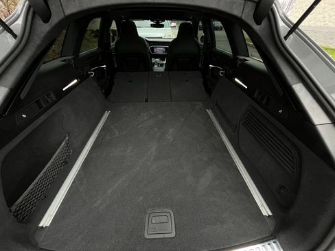 Used 2025 Audi RS 6 performance image 33