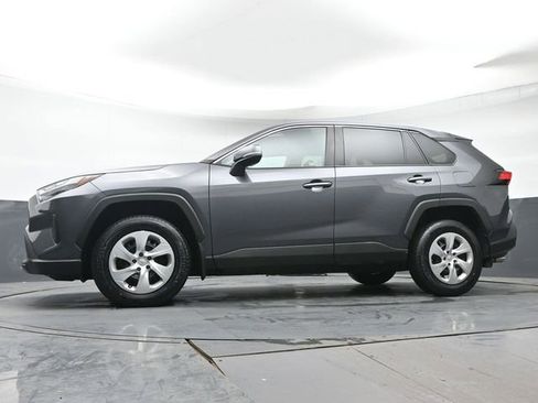 Used 2023 Toyota RAV4 LE AWD/4WD image 28