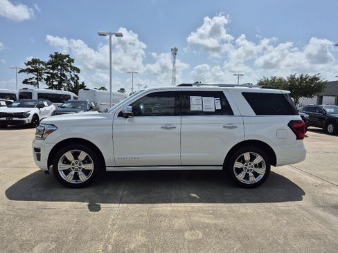 Certified 2024 Ford Expedition Platinum RWD image 18