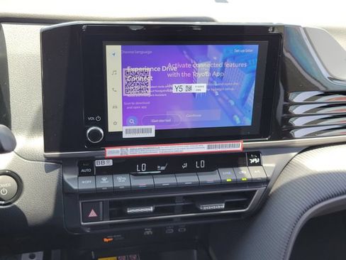 New 2026 Toyota Camry Hybrid FWD image 10