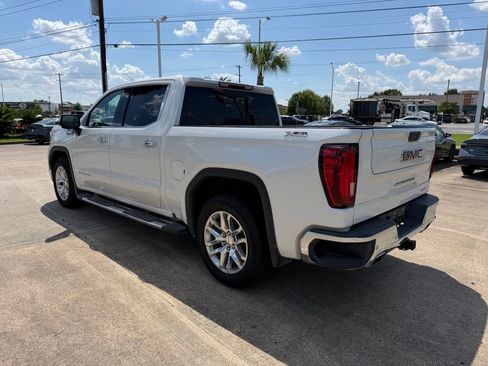 Used 2021 GMC Sierra 1500 SLT AWD/4WD image 3