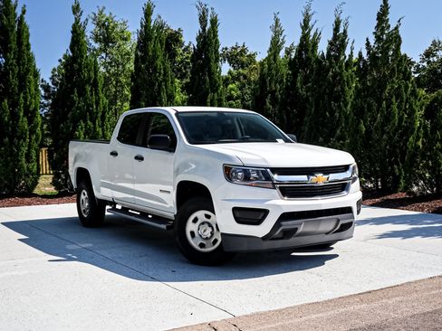 Used 2019 Chevrolet Colorado W/T w/ WT Convenience Package RWD image 2