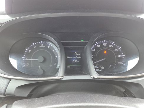 Used 2016 Toyota Avalon Limited image 27