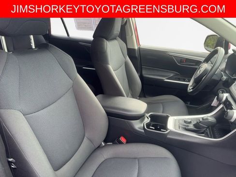 Used 2022 Toyota RAV4 LE AWD/4WD image 23