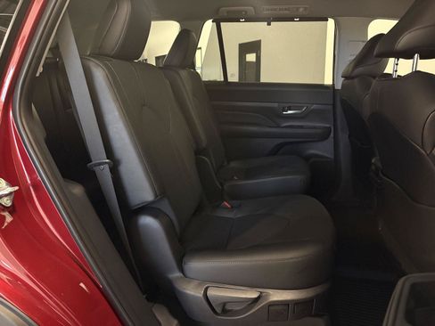 Used 2026 Toyota Grand Highlander AWD image 36