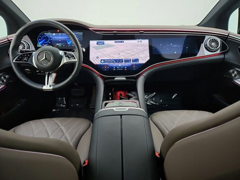 Used 2025 Mercedes-Benz EQE 500 4MATIC Sedan image 17
