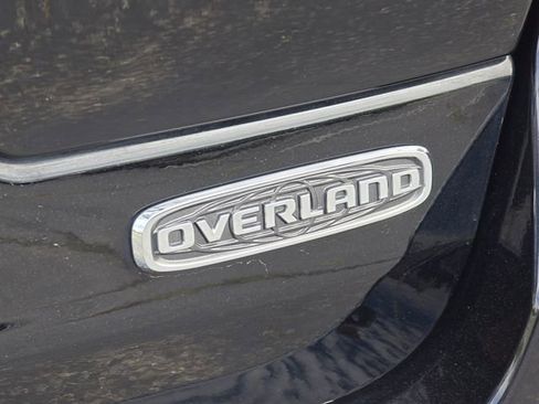 Used 2023 Jeep Grand Cherokee Overland w/ Luxury Tech Group IV AWD/4WD image 26