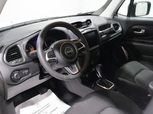 Used 2023 Jeep Renegade Latitude AWD/4WD image 14