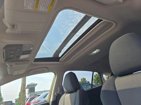 Used 2022 Subaru Crosstrek 2.0i Premium w/ Moonroof Package image 24