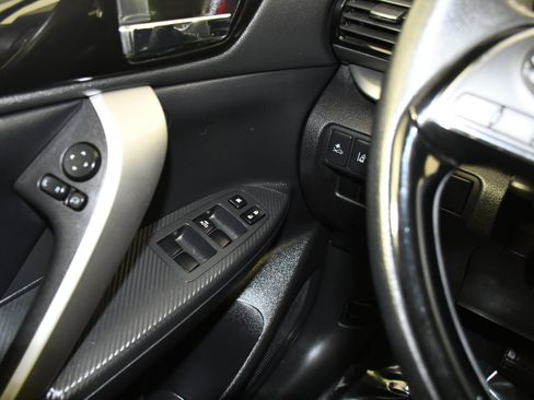 Used 2024 Mitsubishi Eclipse Cross SE image 32