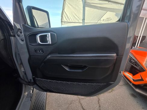 Used 2021 Jeep Wrangler Unlimited Sahara image 26