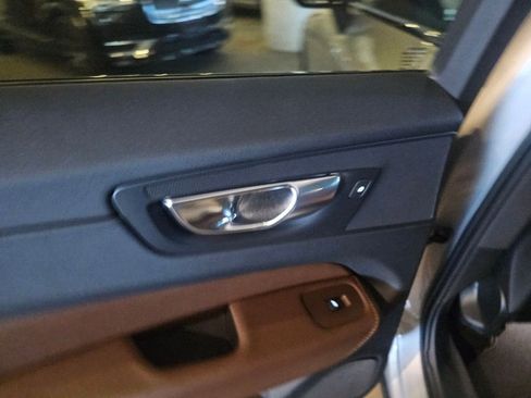 Certified 2023 Volvo XC60 B5 Plus w/ Climate Package AWD/4WD image 14