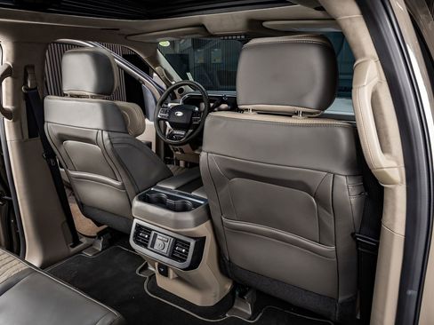 Used 2026 Ford F450 Platinum w/ Platinum Plus Package image 32