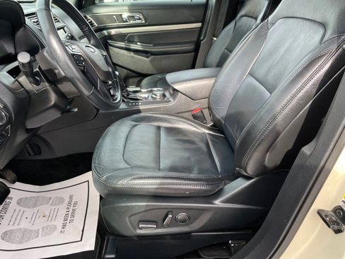 Used 2018 Ford Explorer XLT w/ Equipment Group 202A image 20