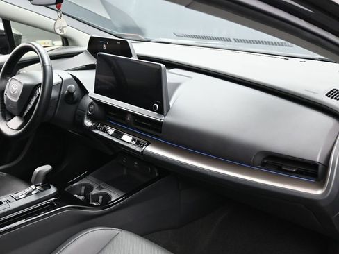 Used 2024 Toyota Prius XLE FWD image 34