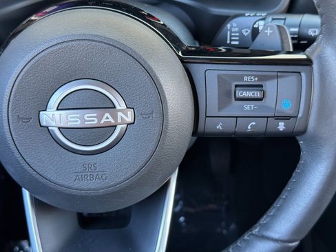 Used 2024 Nissan Rogue SL FWD image 20