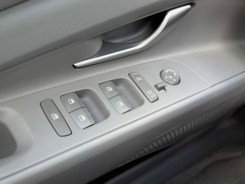 New 2026 Hyundai Elantra Sport FWD image 15