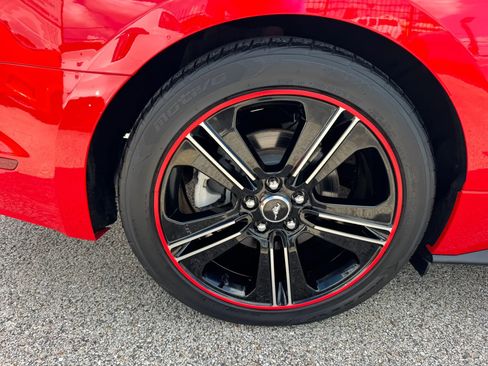 Used 2015 Ford Mustang Coupe RWD image 15