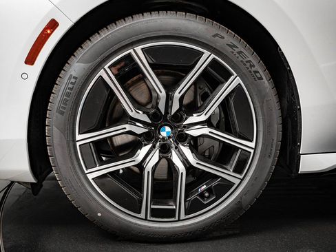 New 2026 BMW 740i xDrive w/ Executive Package image 13